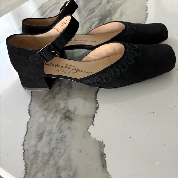 Salvatore Ferragamo boutique, black shoes, 7 - Picture 9 of 9